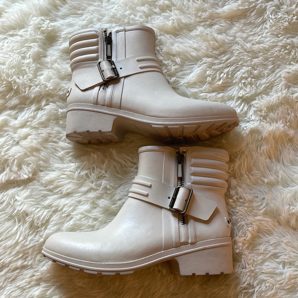 Sperry Waterproof Rain boot. Size 7